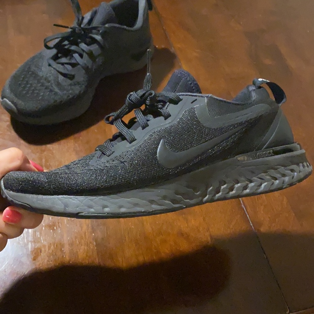 NIKE ODYSSEY REACT ALL BLACK
